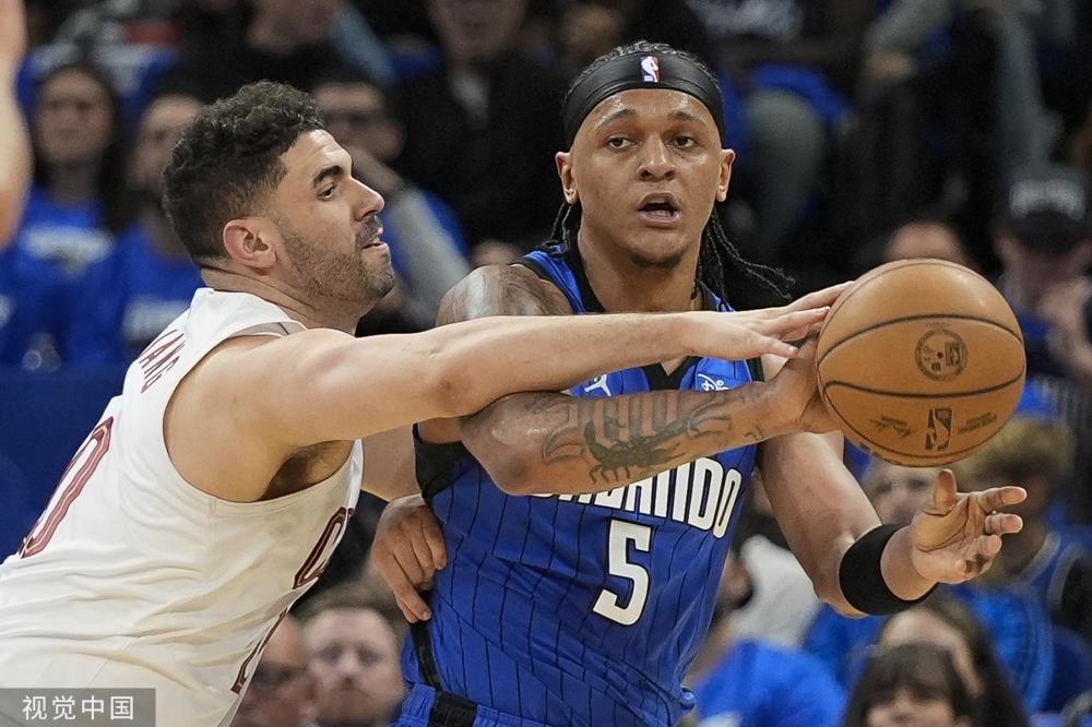 发阵容中露 发阵容中露